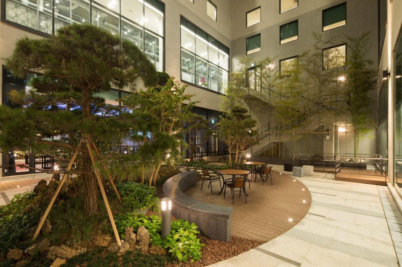 Orakai Cheonggyesan Hotel, BW Premier Collection Seoul Exterior foto